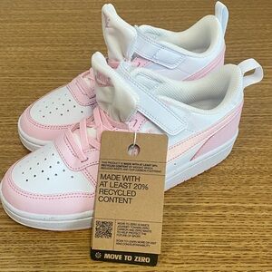 Nike Kids Sneakers in Pink and White